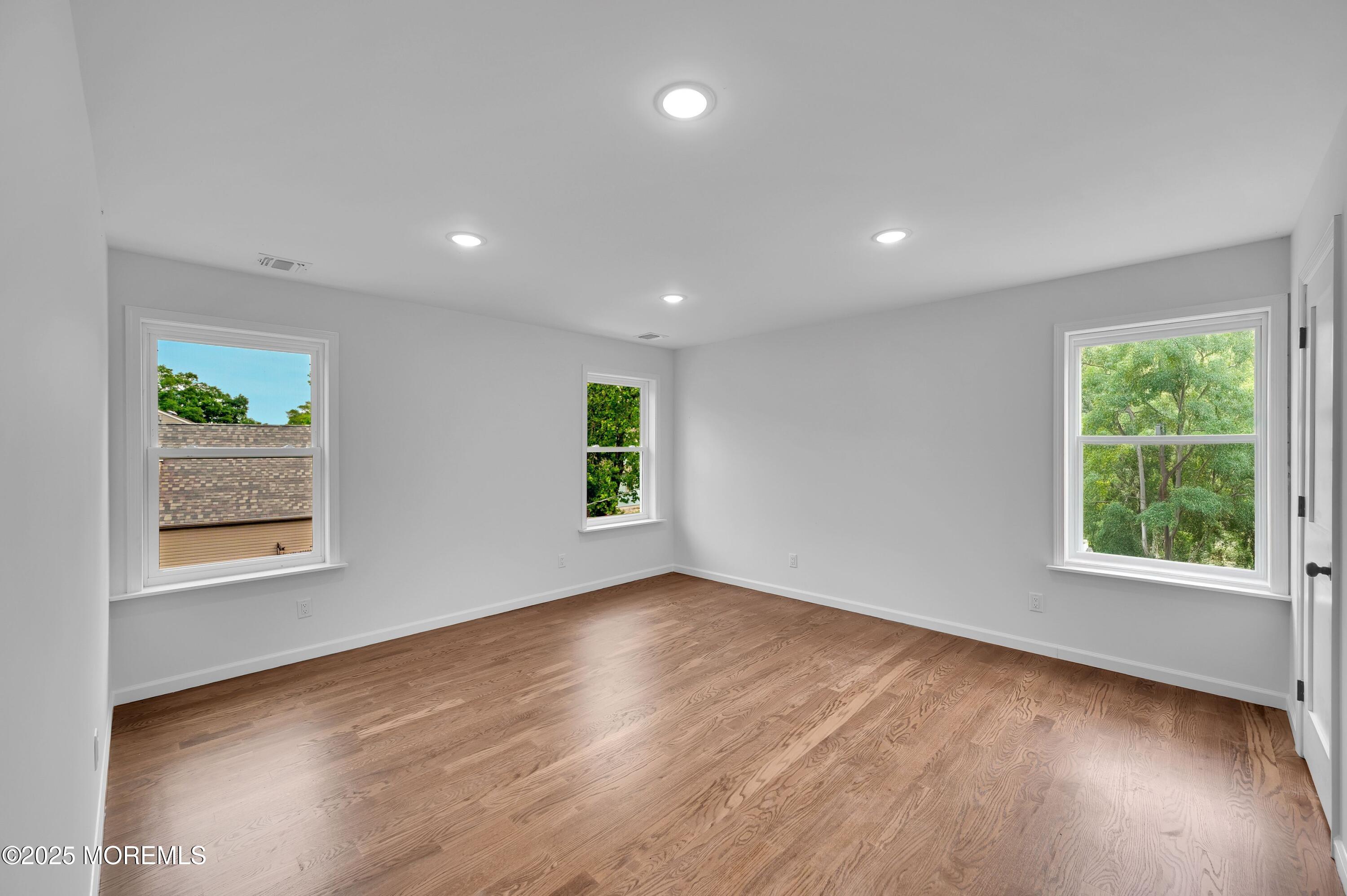 484 S Laurel Avenue, Hazlet, NJ, 07730 image 16