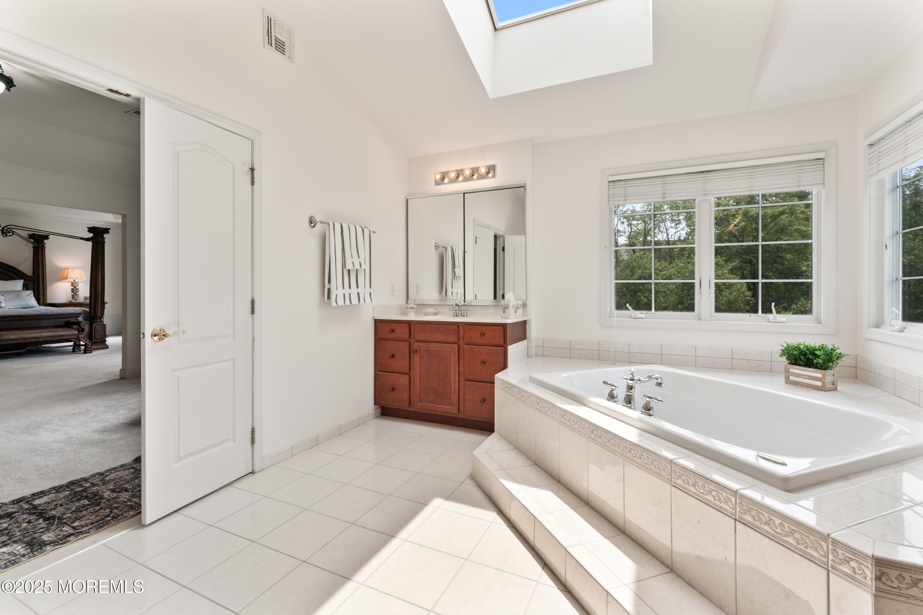 27 Witherspoon Way, Marlboro, NJ, 07746 image 40