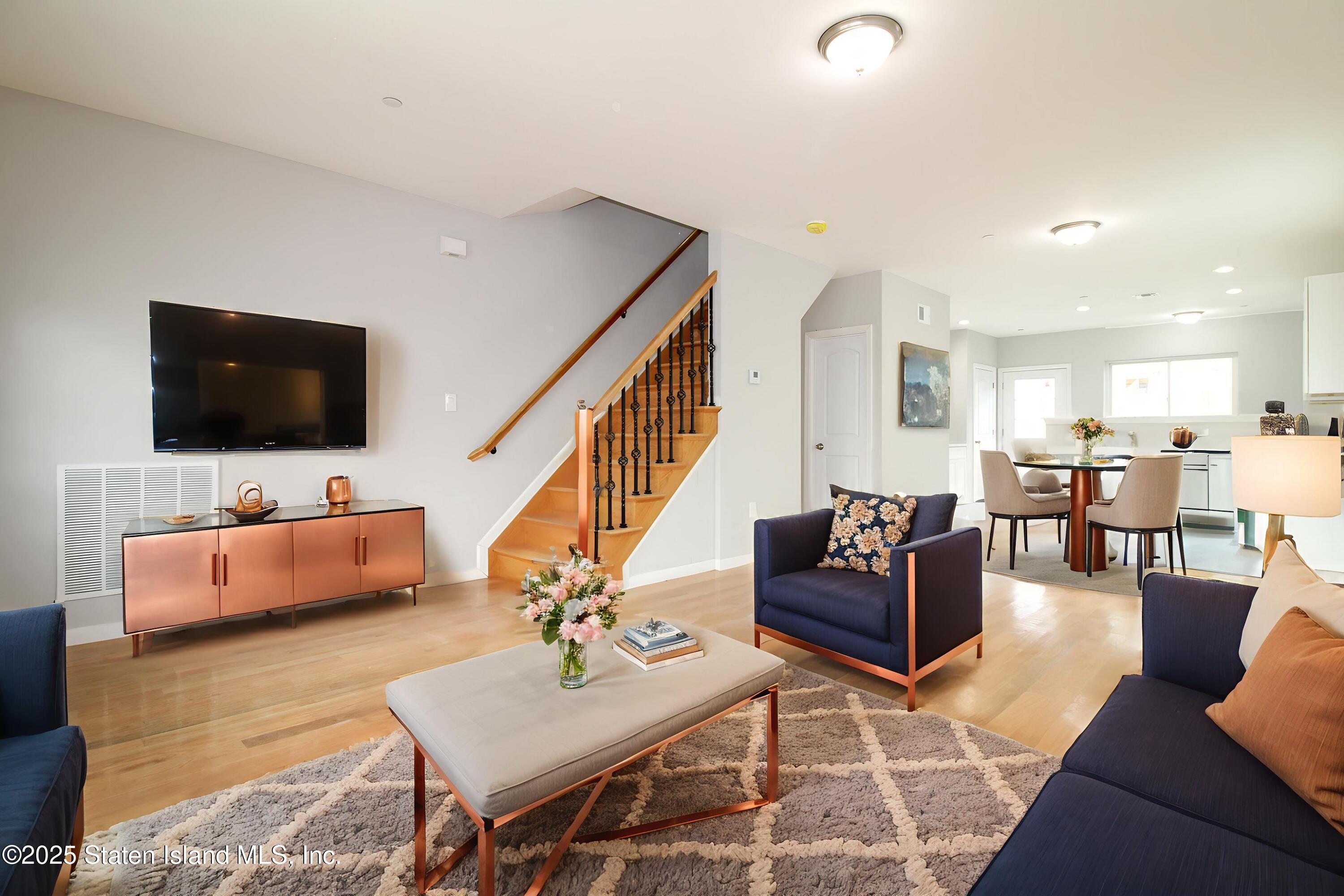 85 Perry Avenue Image 5