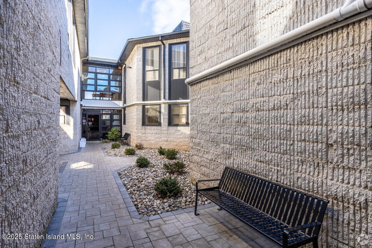 2627 Hylan Boulevard A3, Staten Island, NY, 10306 image 8