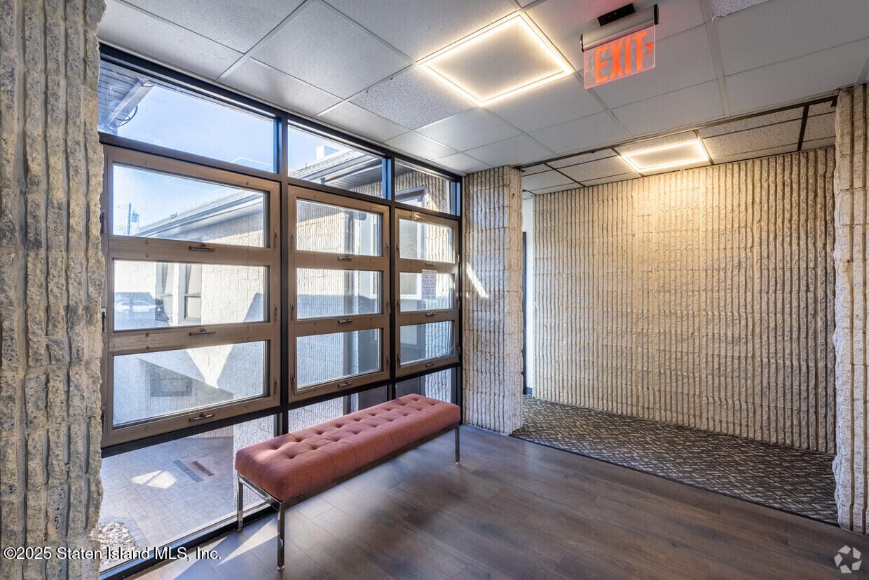 2627 Hylan Boulevard A3 Image 3