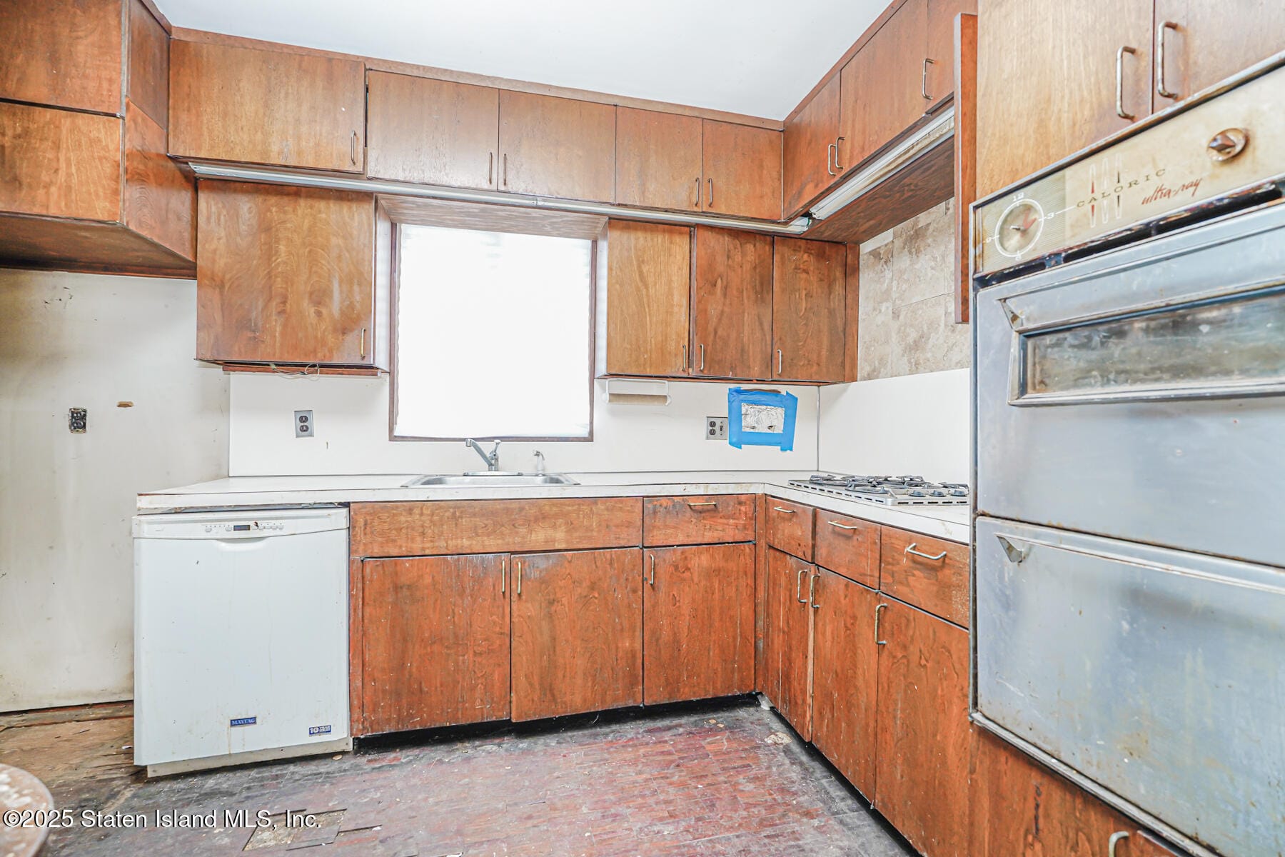 87 Louis Street Image 4