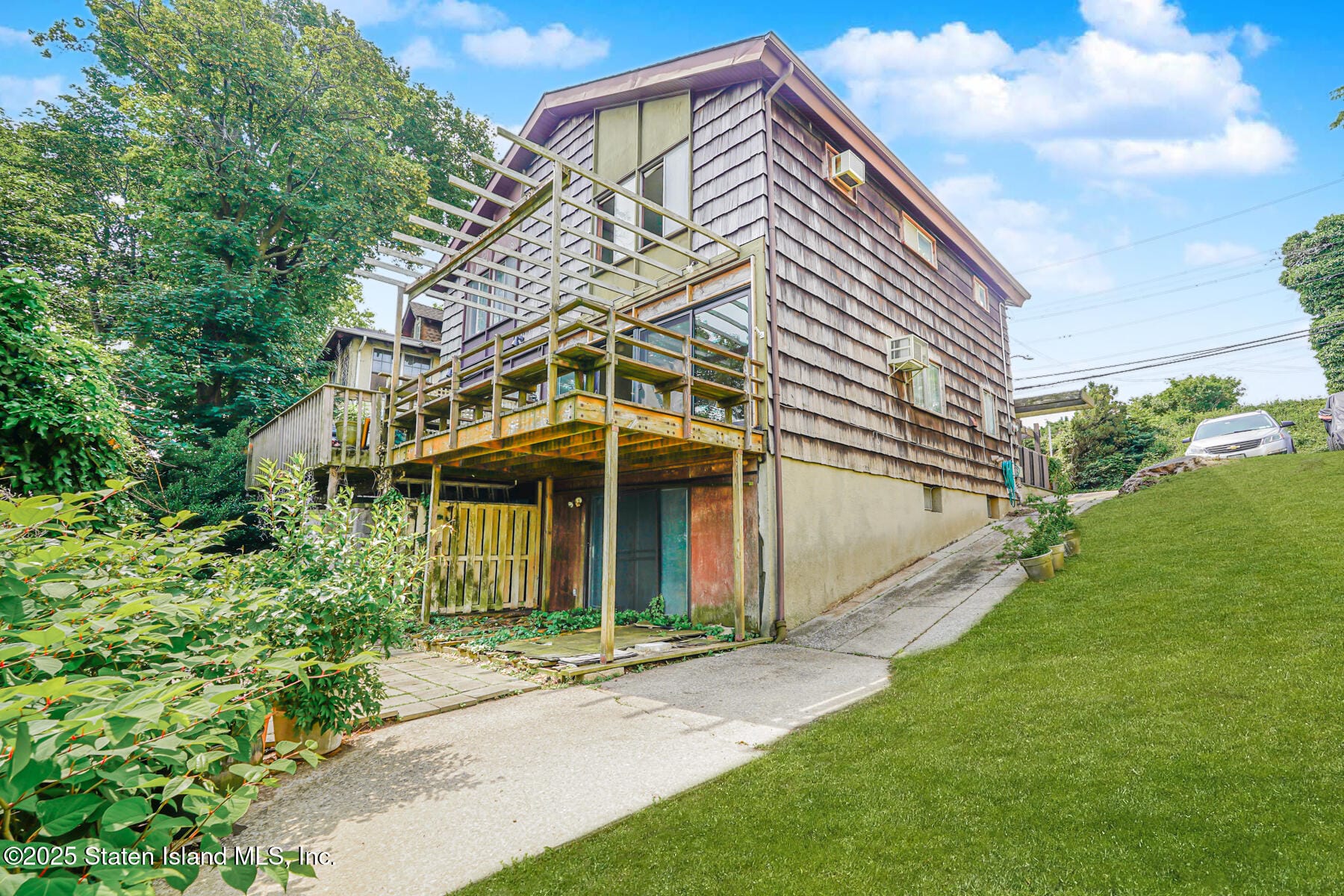 87 Louis Street Image 2