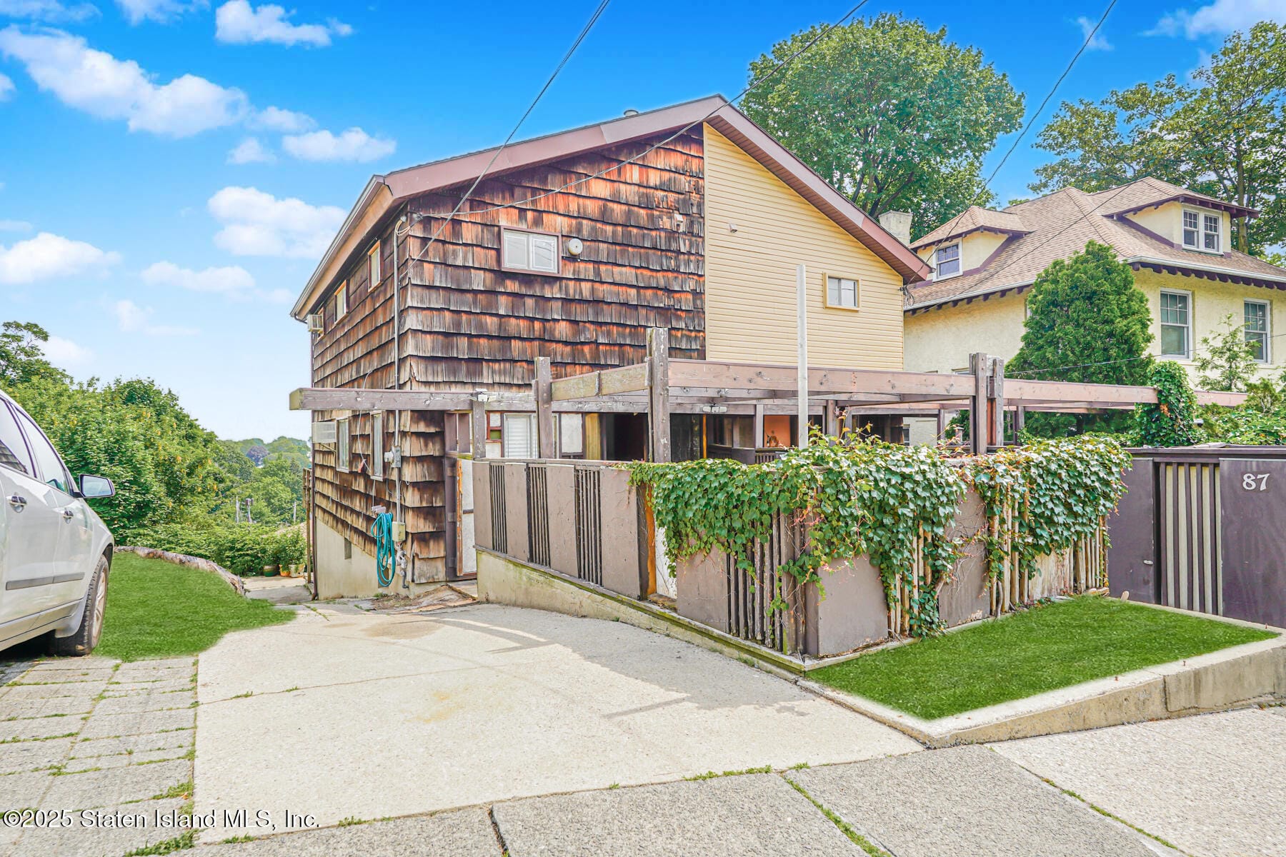 87 Louis Street Image 1