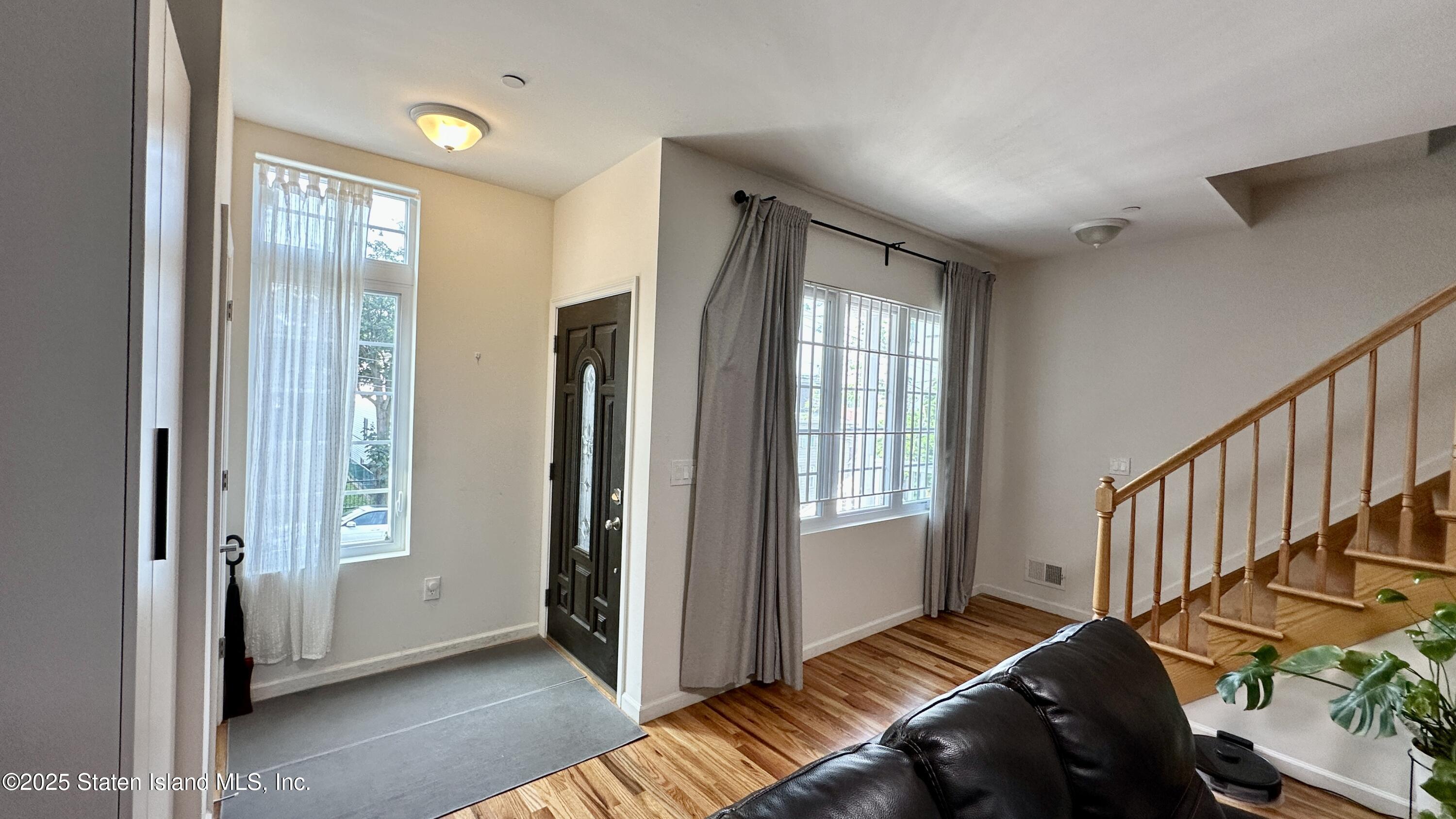 32 Scribner Avenue Image 5