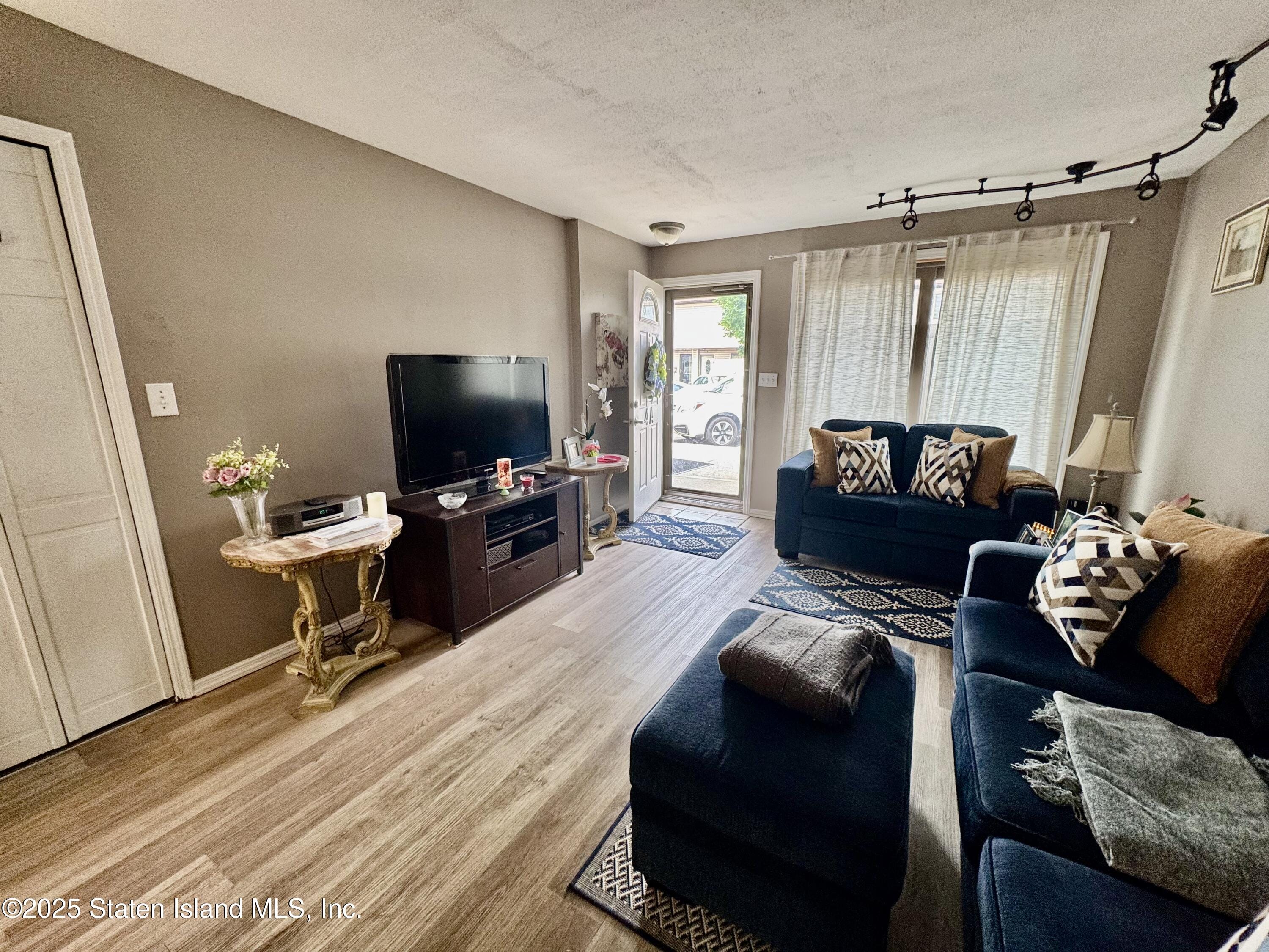 4219 Amboy Road 4a Image 3