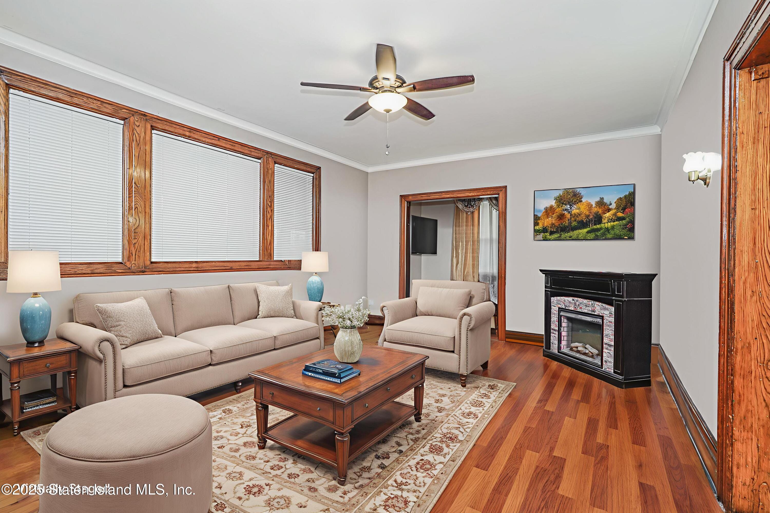 201 Van Name Avenue Image 5