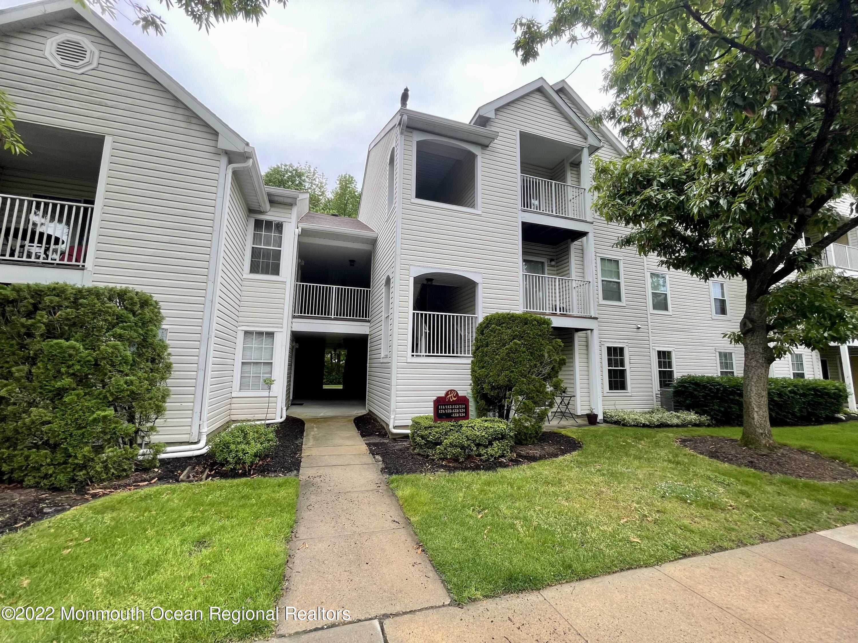 124 Walden Circle Image 1