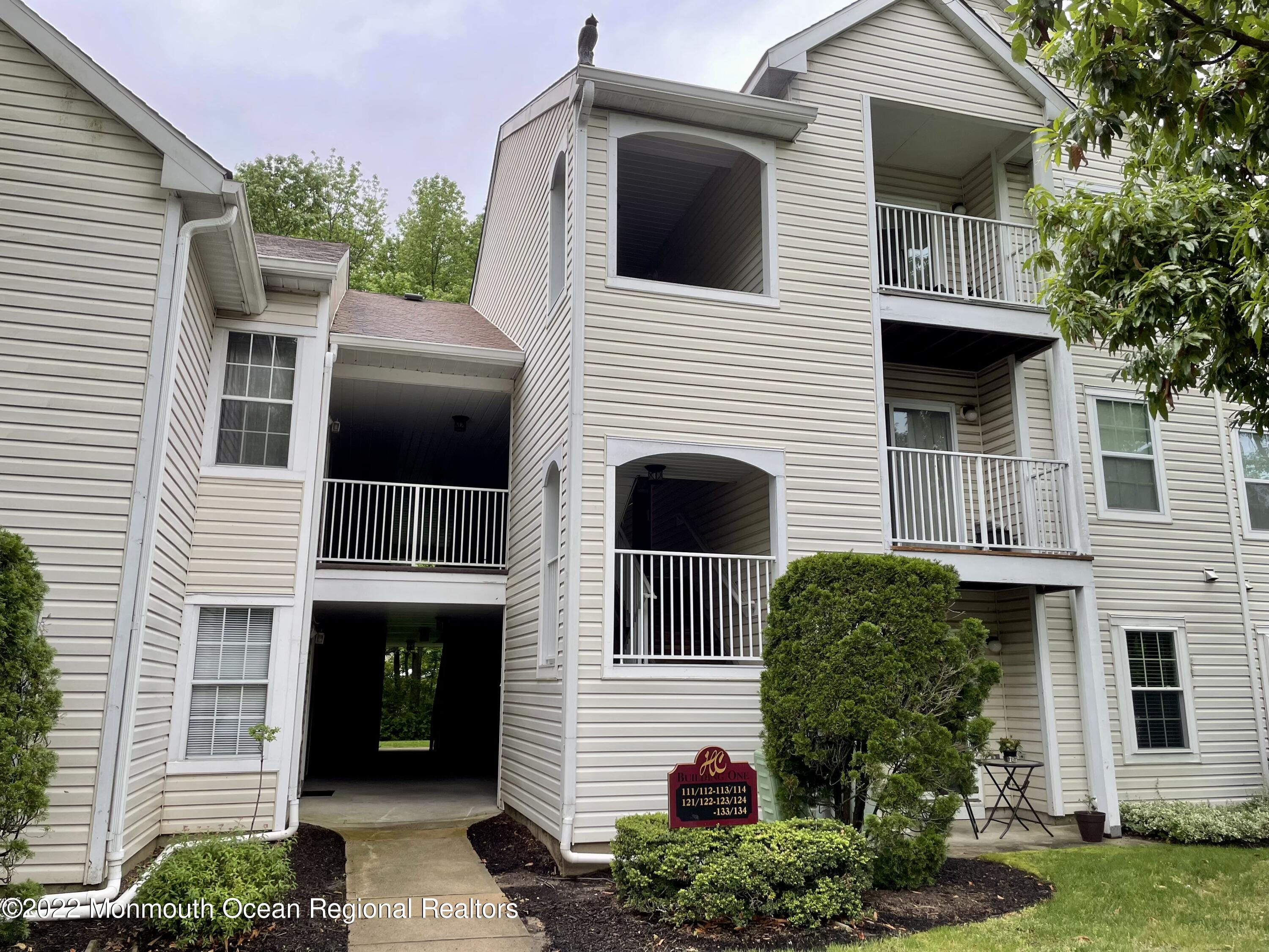 124 Walden Circle Image 2