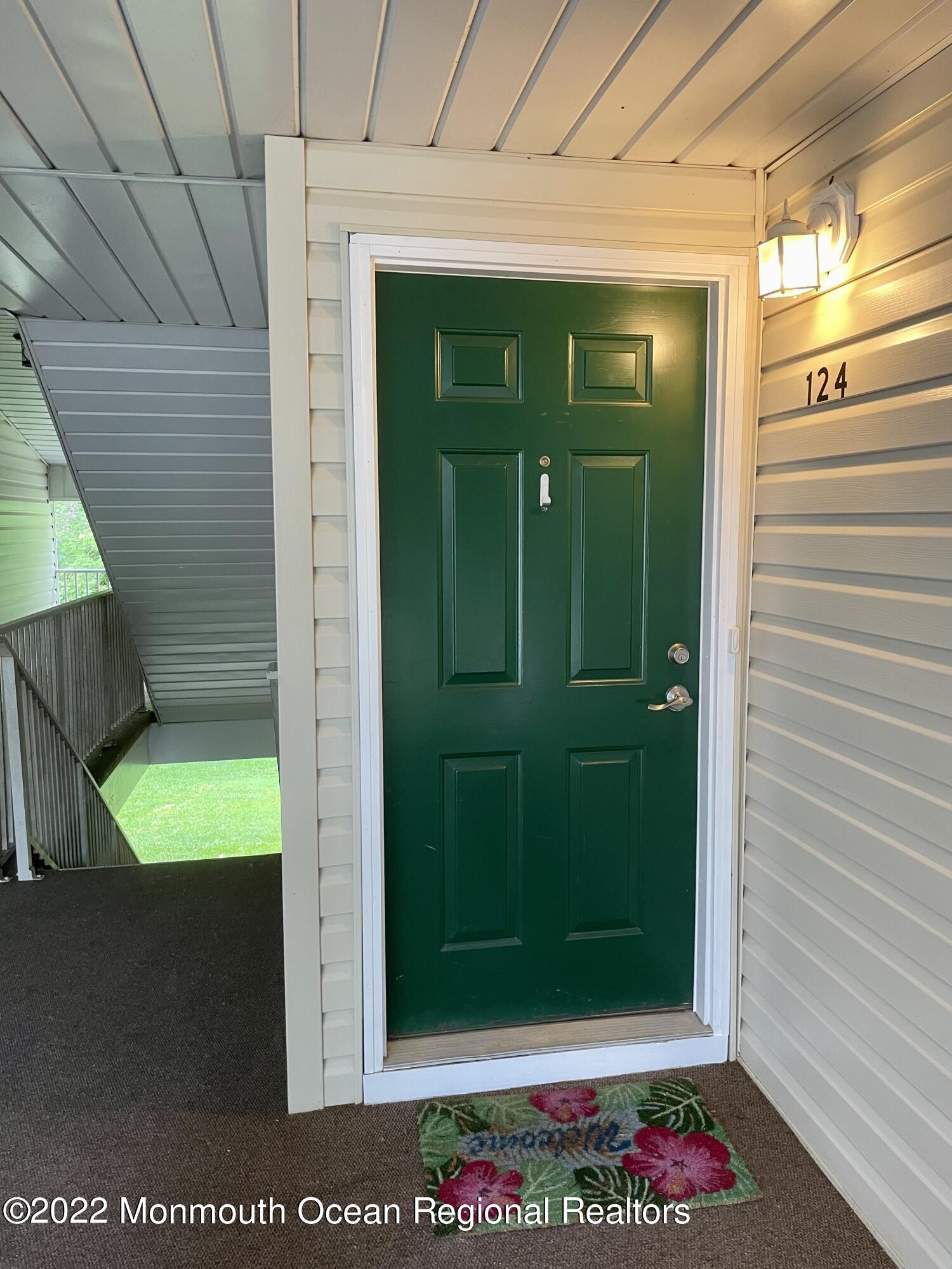 124 Walden Circle Image 3