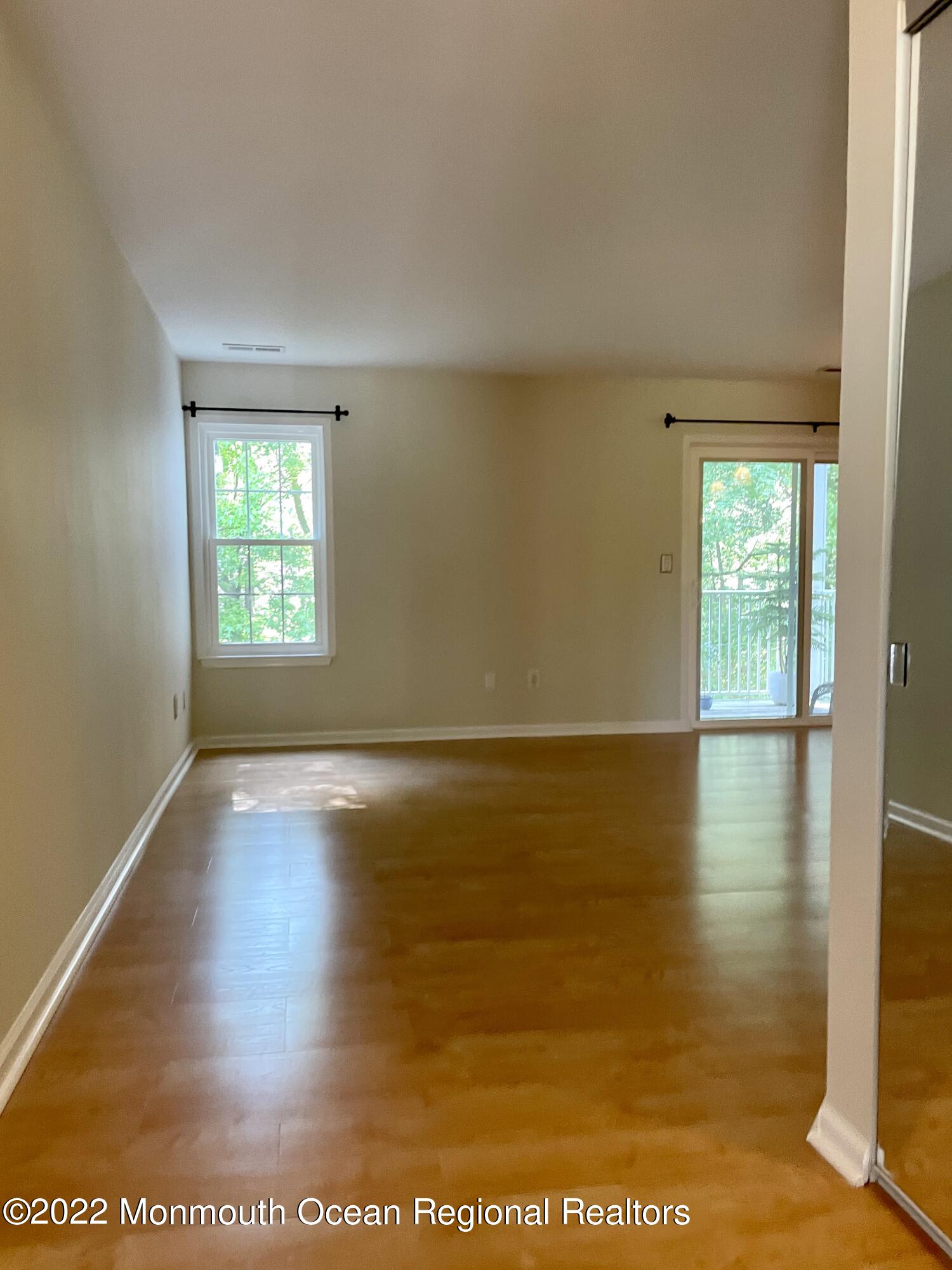 124 Walden Circle Image 4