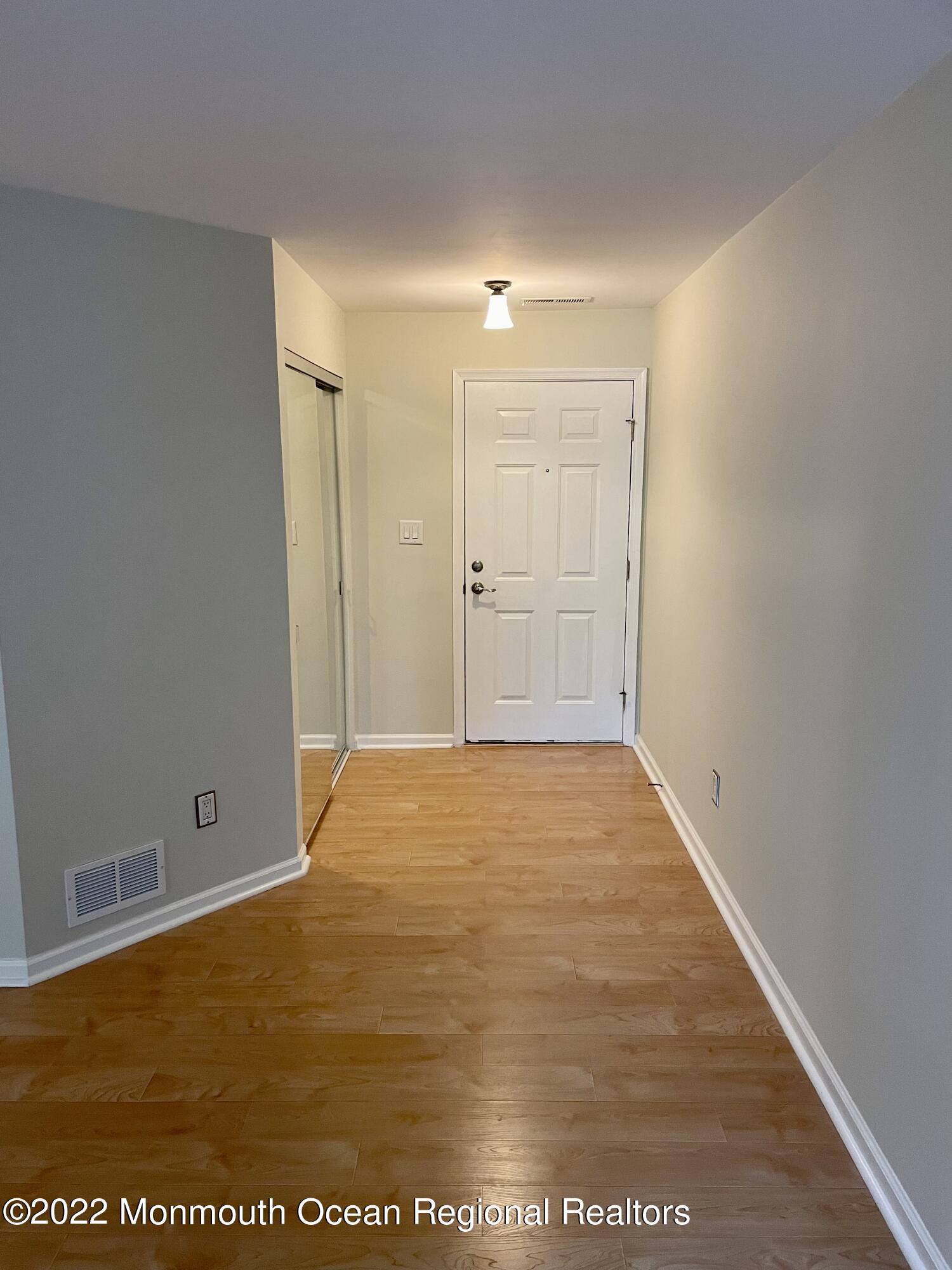 124 Walden Circle Image 5