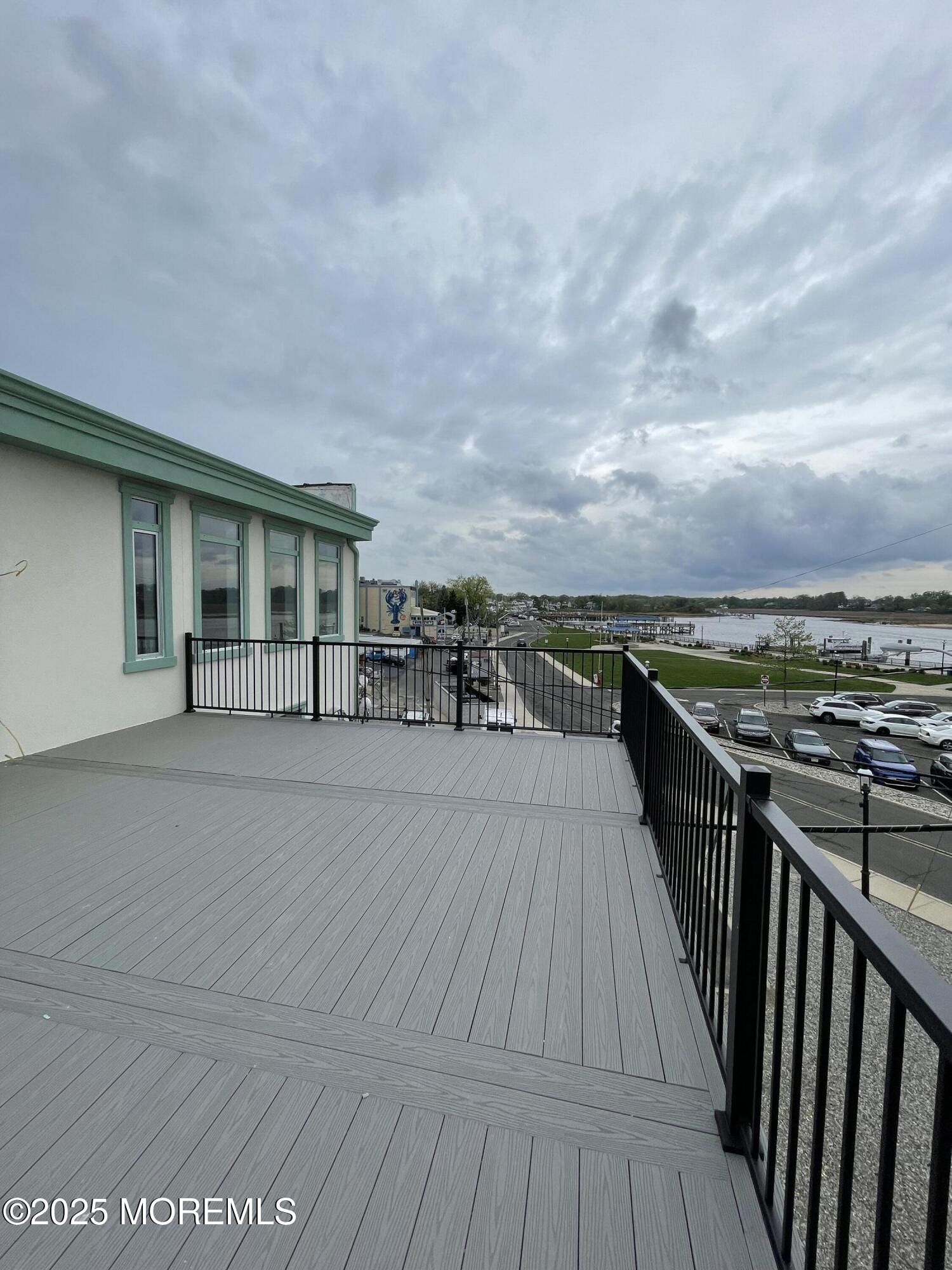 17 W Front Street Waterfront Image 5