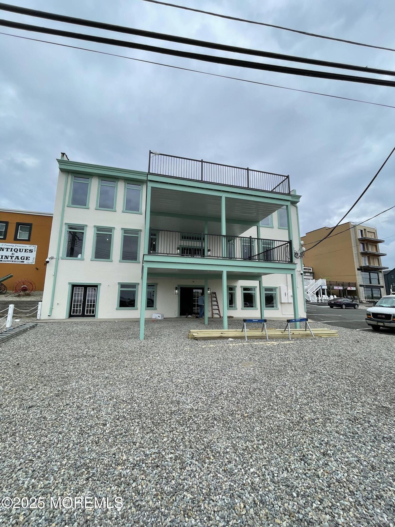 17 W Front Street Waterfront Image 1