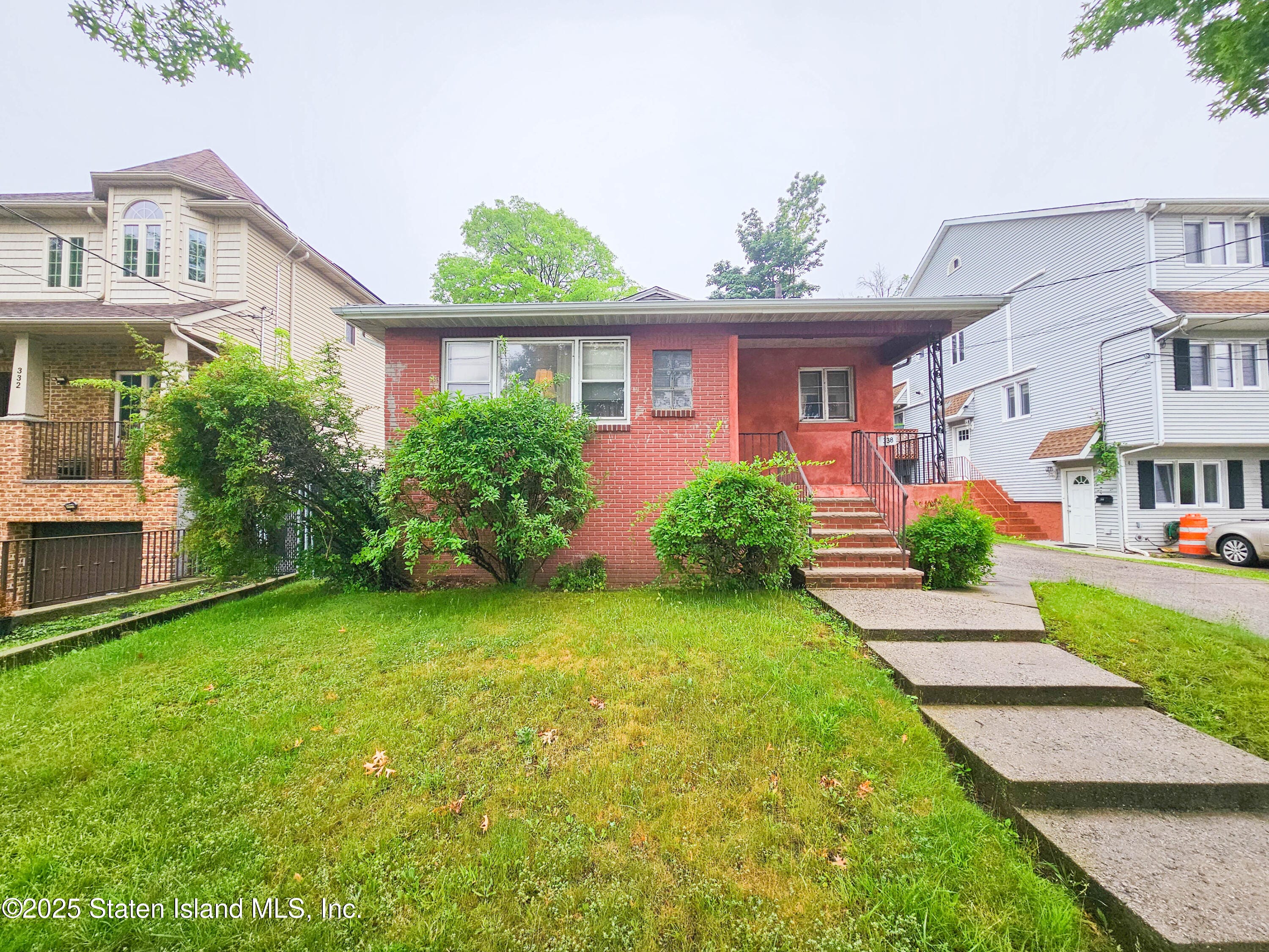 338 Hylan Boulevard Image 1