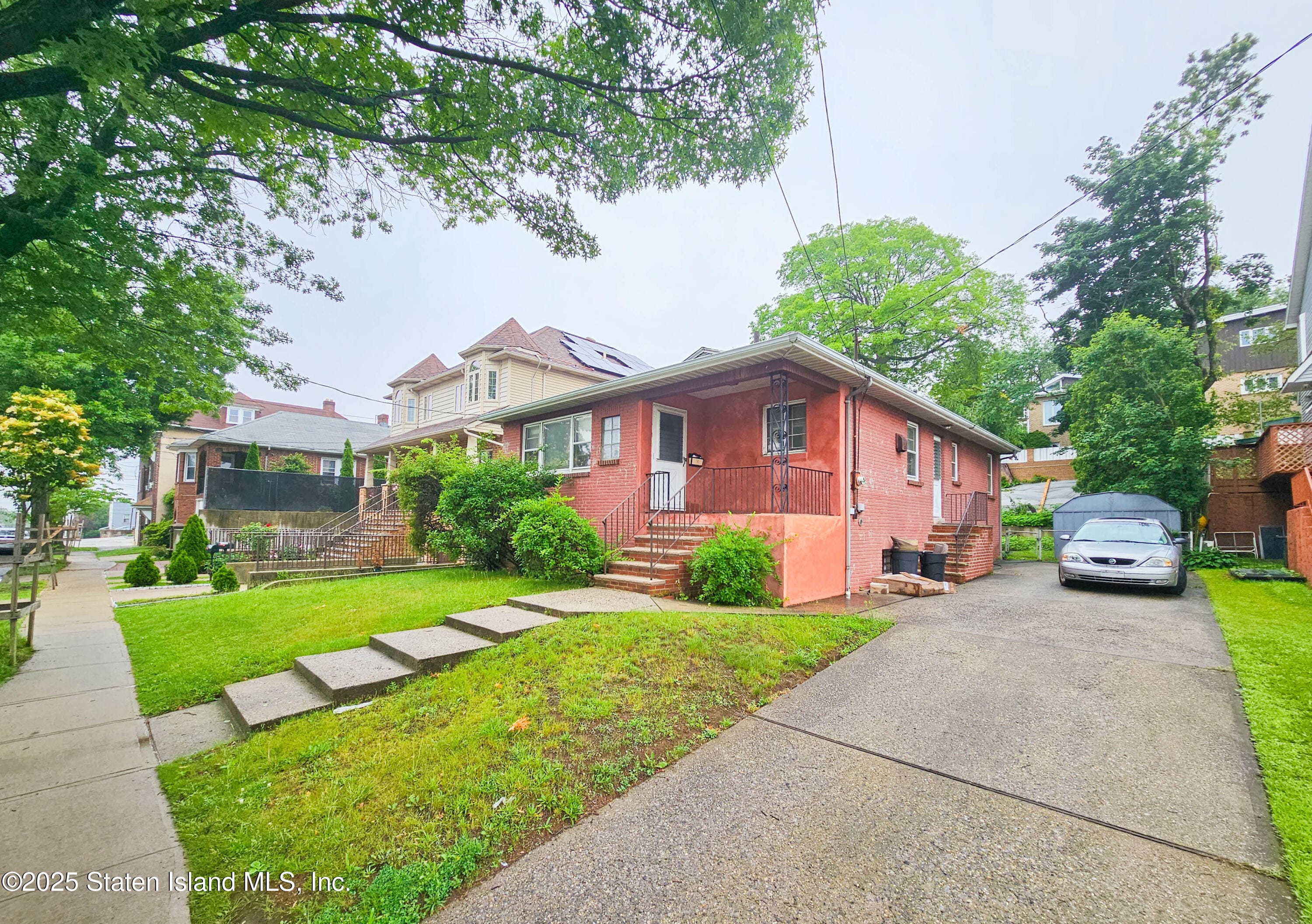 338 Hylan Boulevard Image 2