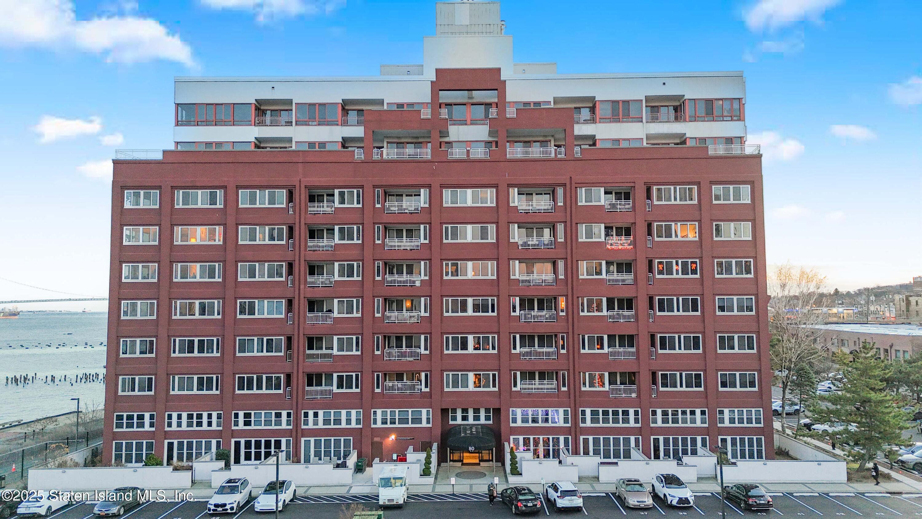 80 Bay Street Landing 8k Image 1