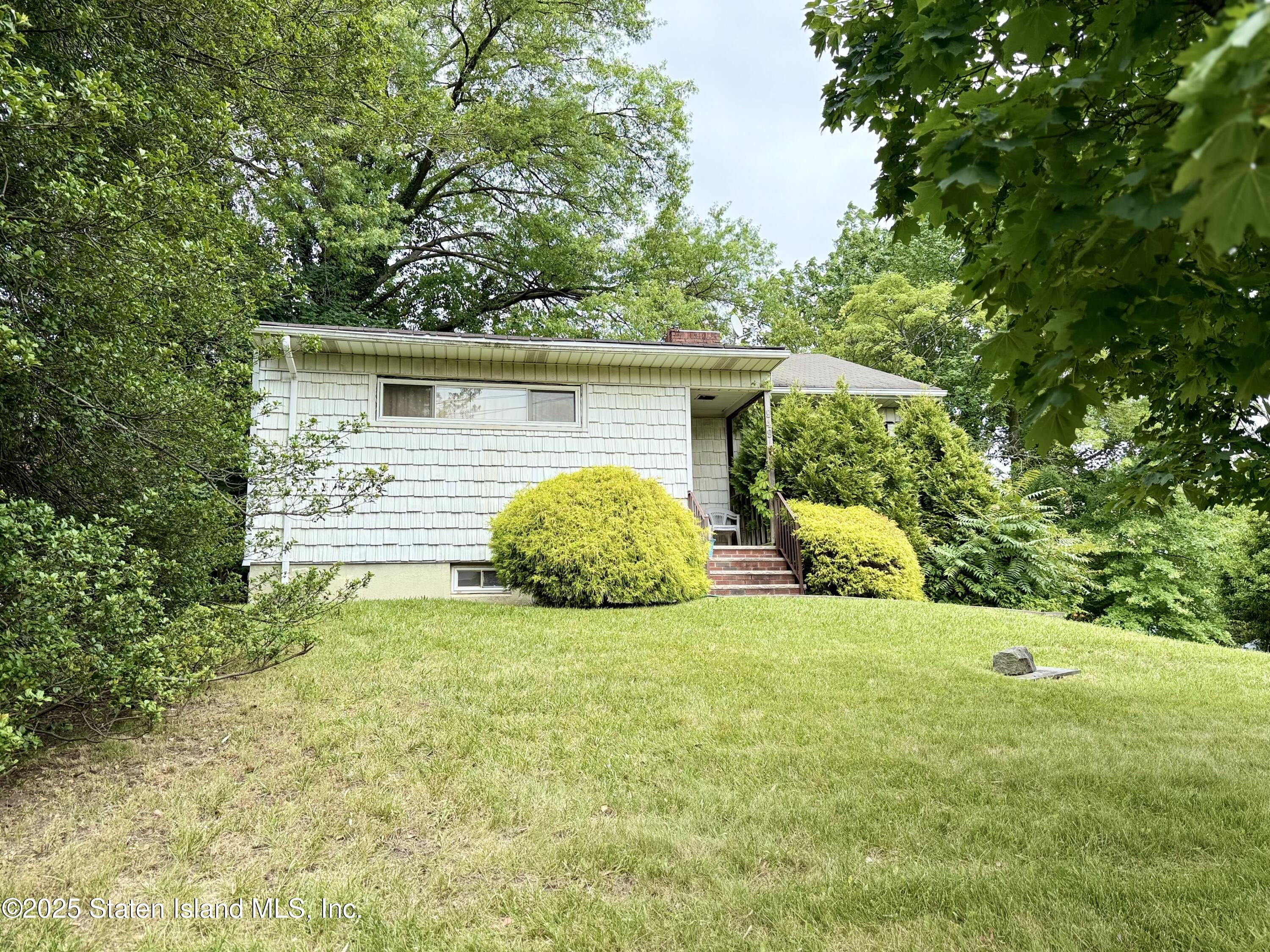 949 Todt Hill Road Image 1