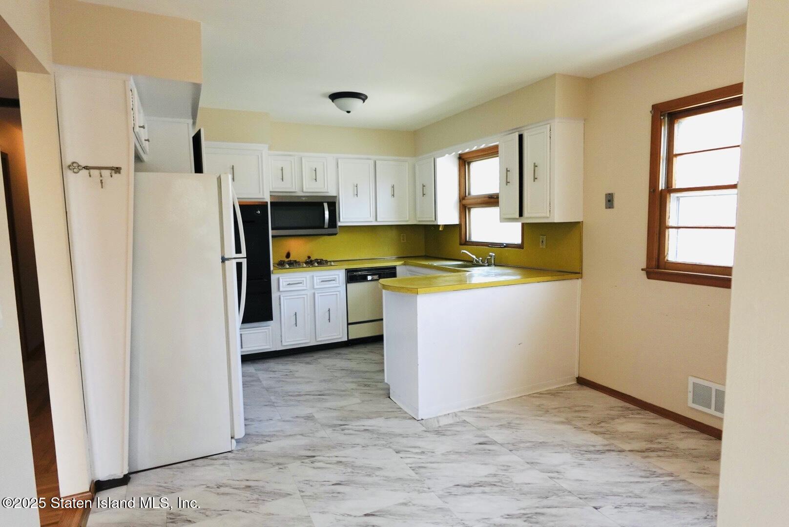 47 Grissom Avenue Image 3