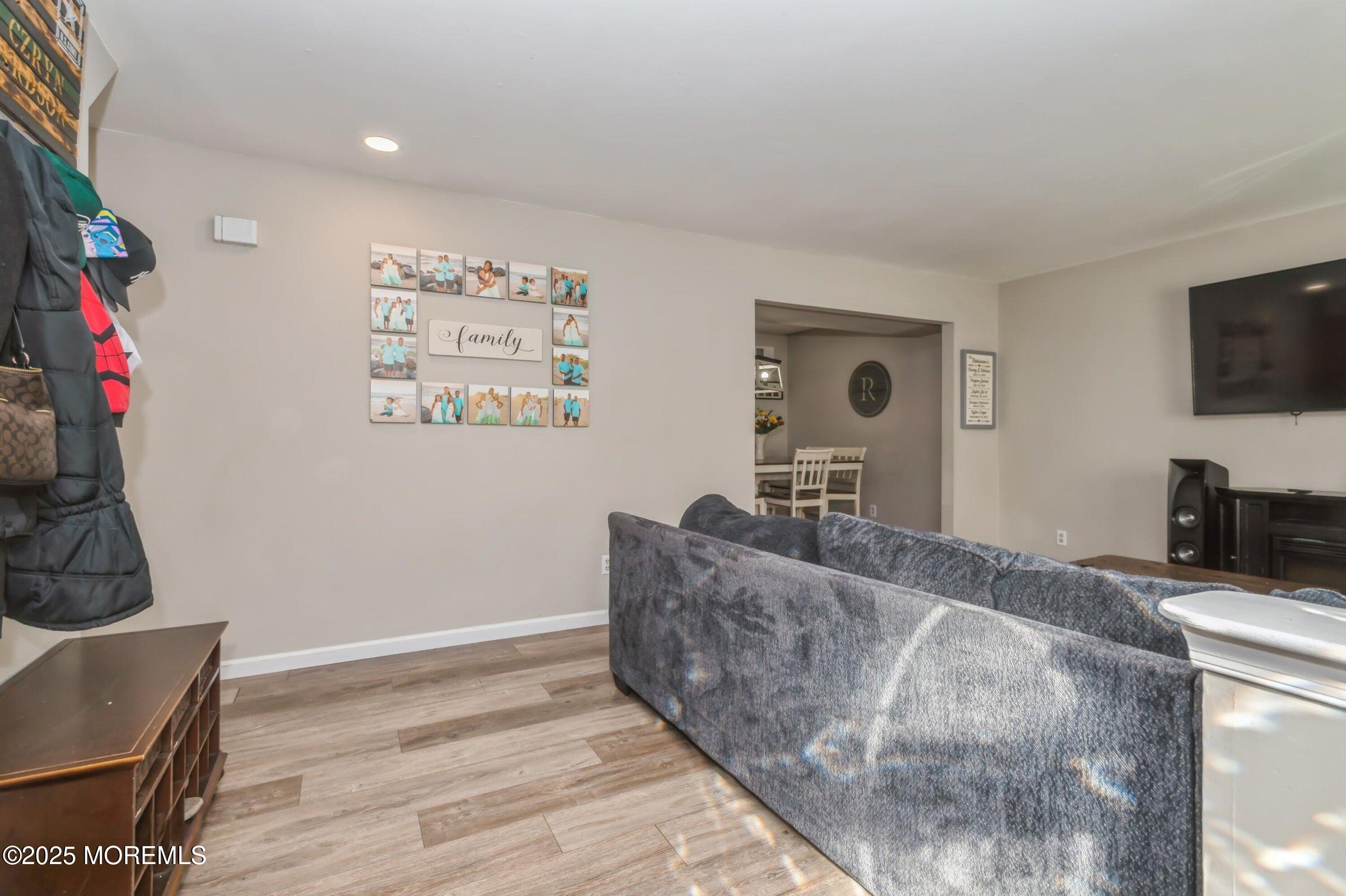 128 Oak Glen Road Image 2