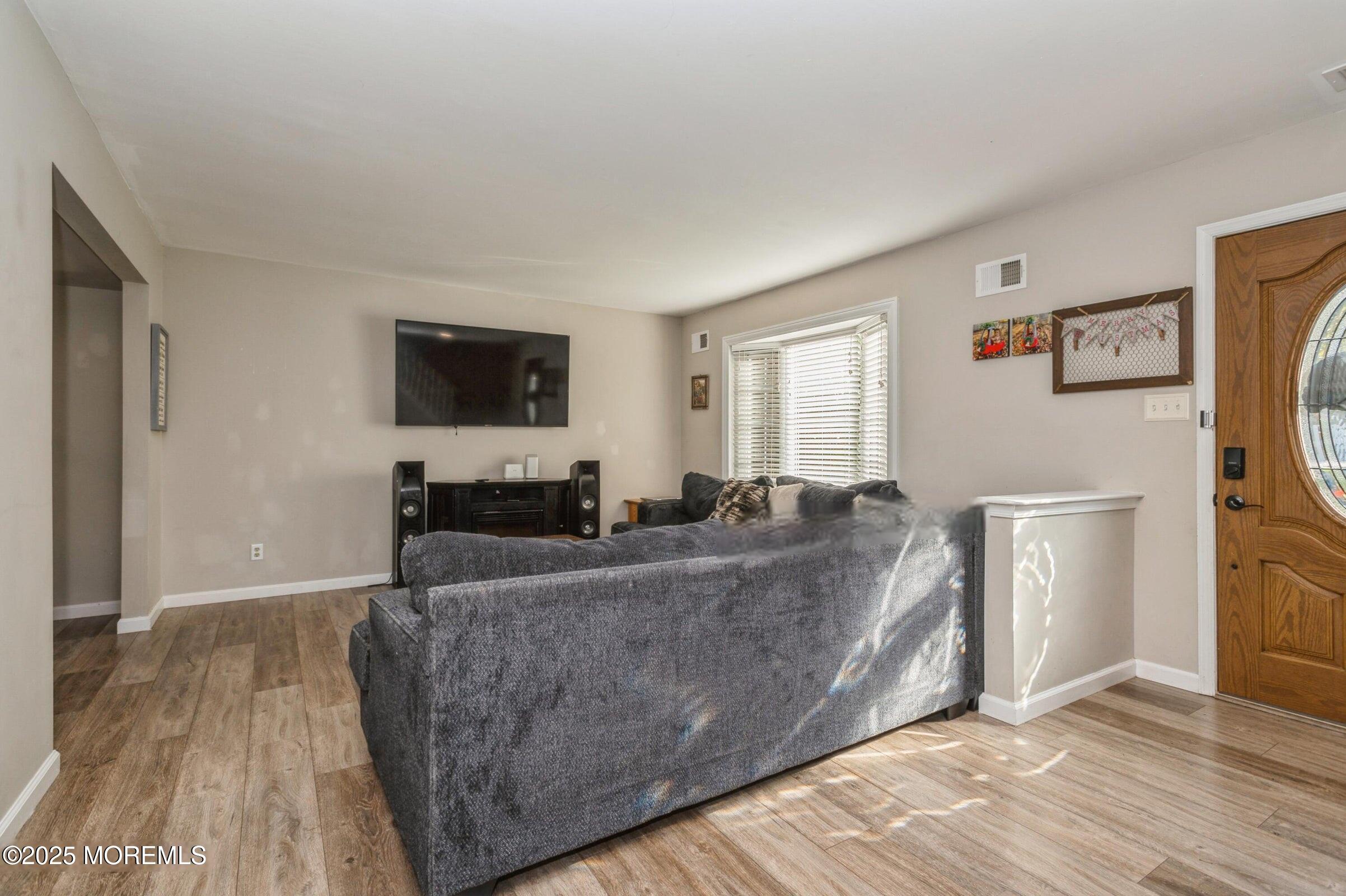 128 Oak Glen Road Image 5