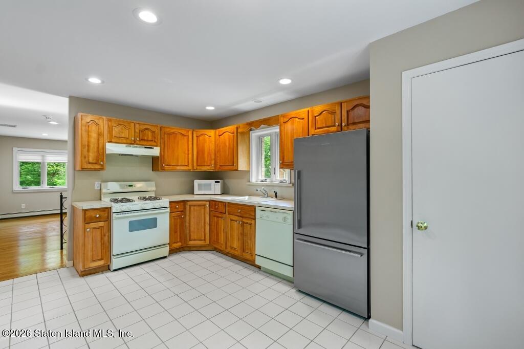 476 Hargold Avenue, Staten Island, NY, 10309 image 33