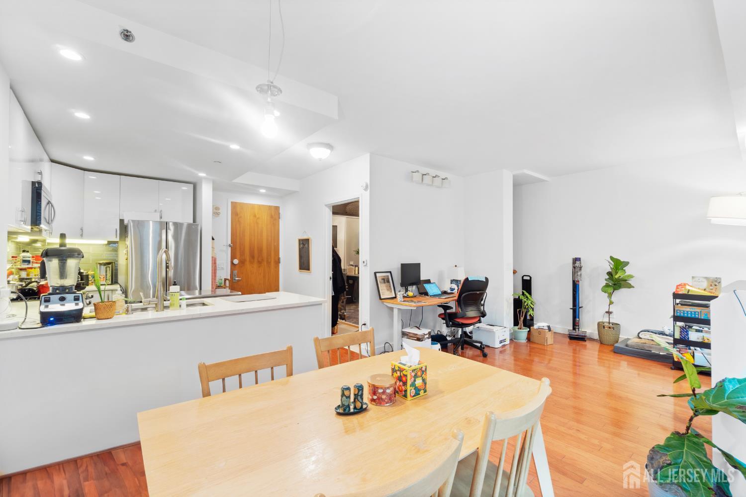 1 Shore Lane Image 2