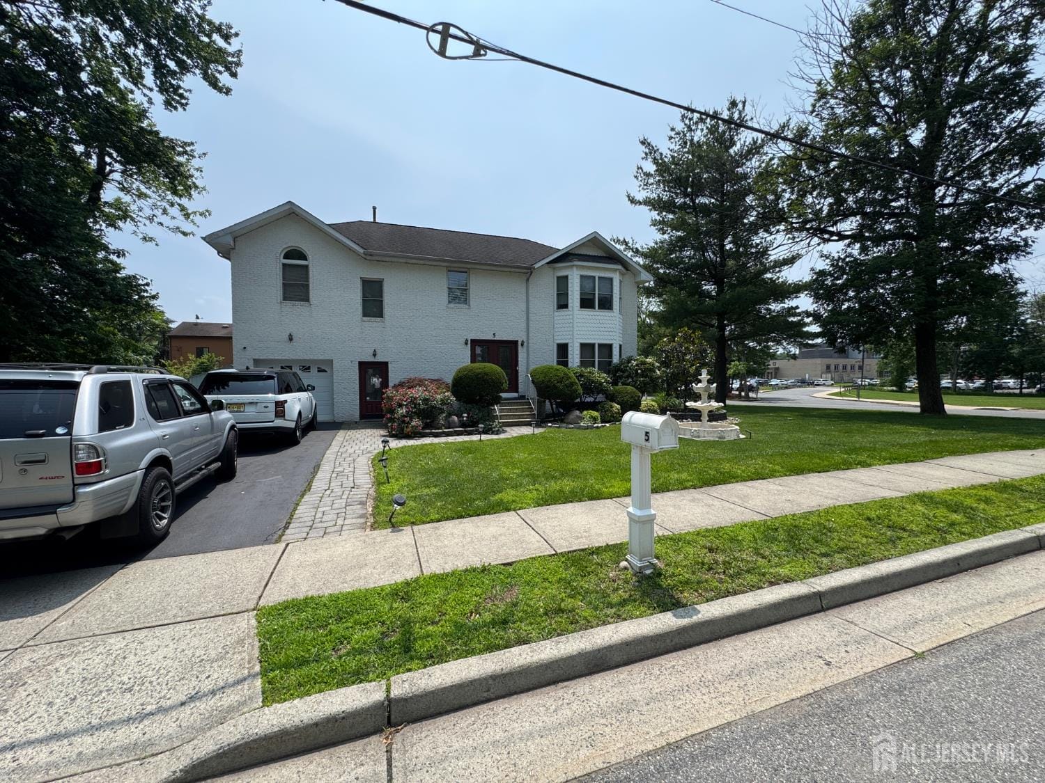 5 Hollywood Street Image 1