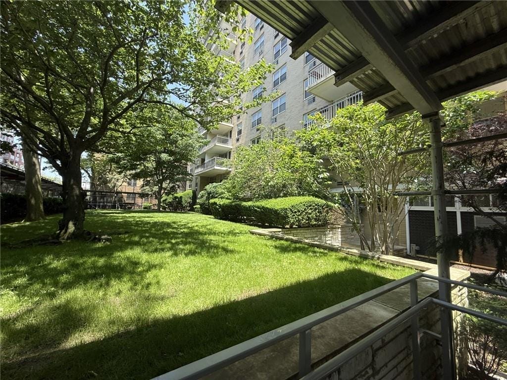 35 Seacoast Terrace 14W Image 2