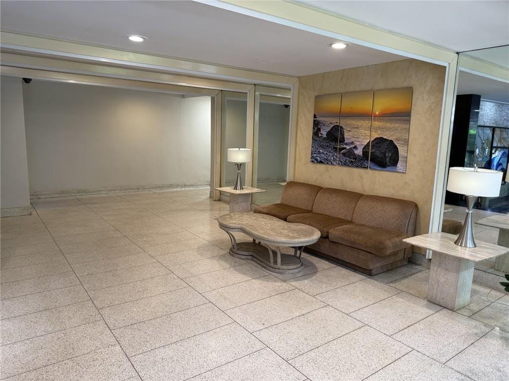 35 Seacoast Terrace 14W Image 4