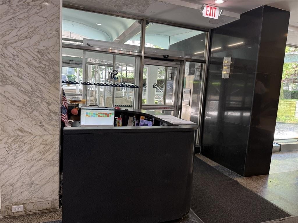 35 Seacoast Terrace 14W Image 5