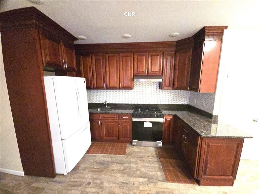 226 East 54th Street Image 3