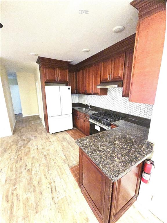 226 East 54th Street Image 1