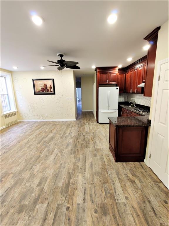 226 East 54th Street Image 4