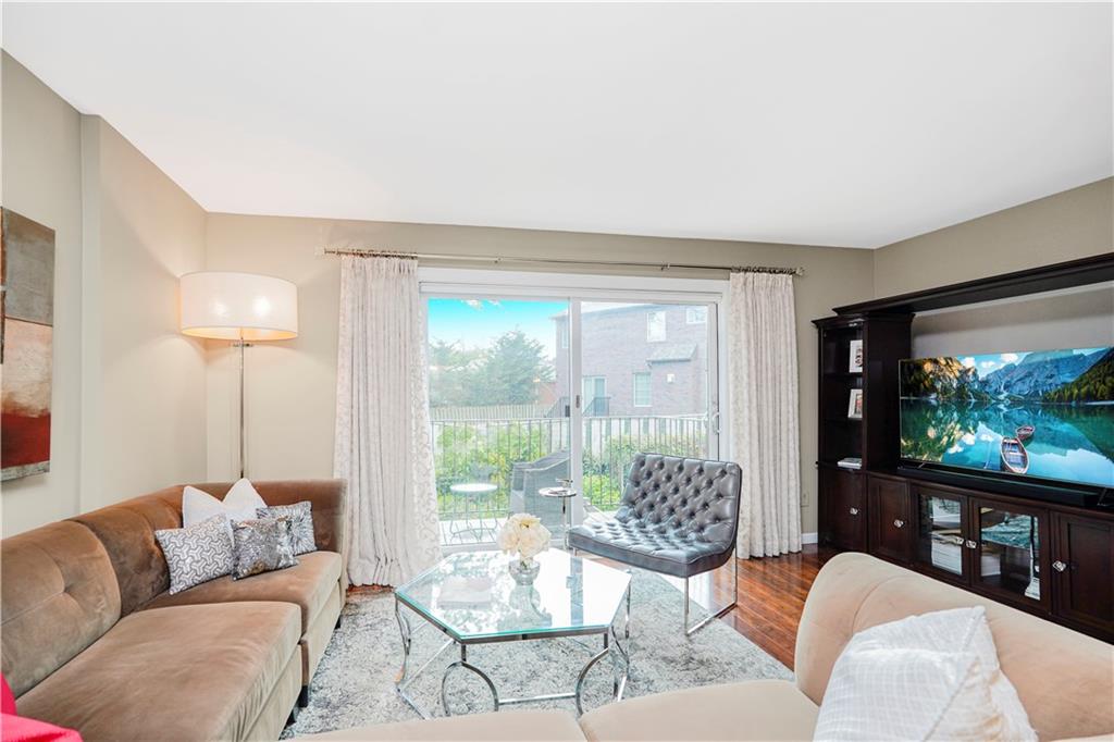 282 Grasmere Drive 282, Staten  Island, New York, 10305 image 16