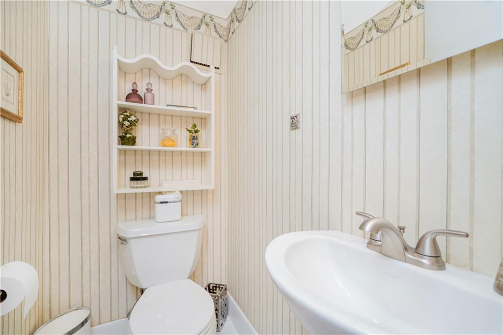 282 Grasmere Drive 282, Staten  Island, New York, 10305 image 26