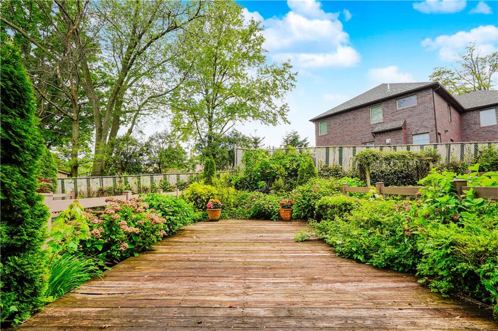 282 Grasmere Drive 282, Staten  Island, New York, 10305 image 32