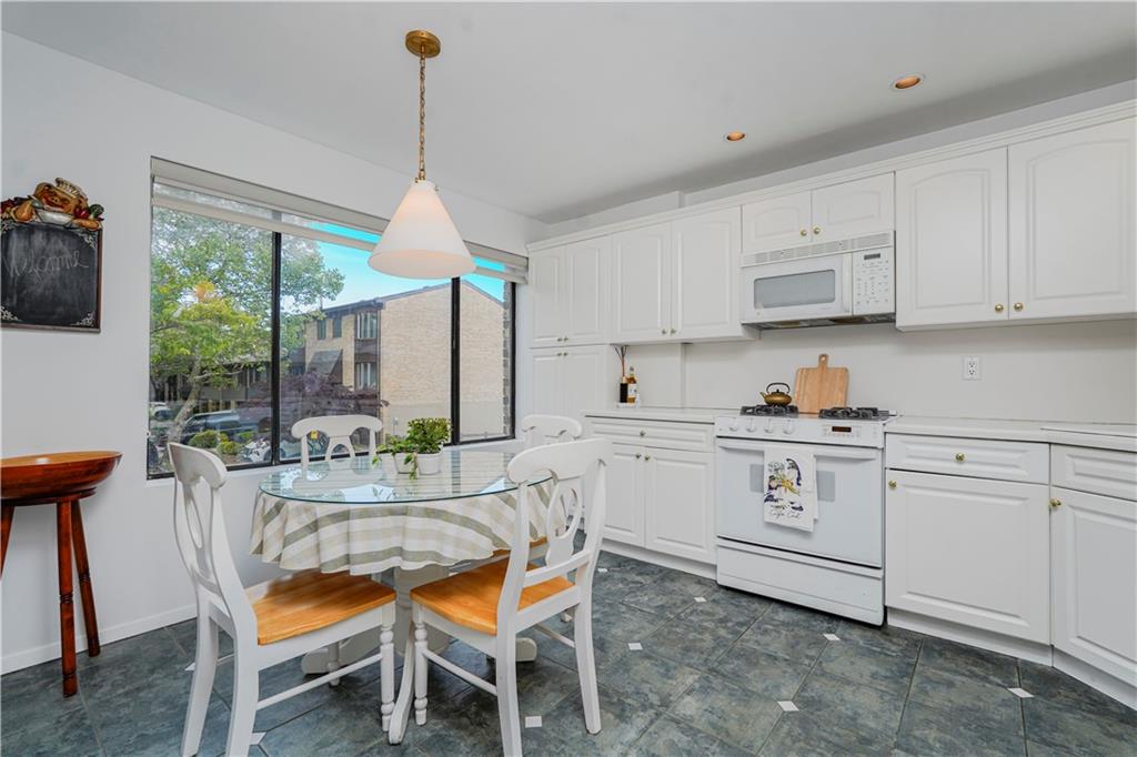 282 Grasmere Drive 282, Staten  Island, New York, 10305 image 11