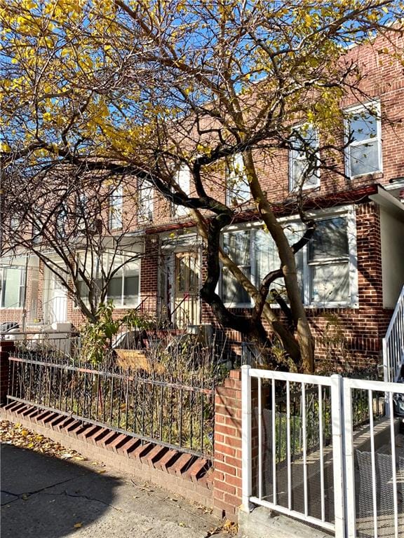 221 Avenue M Image 1