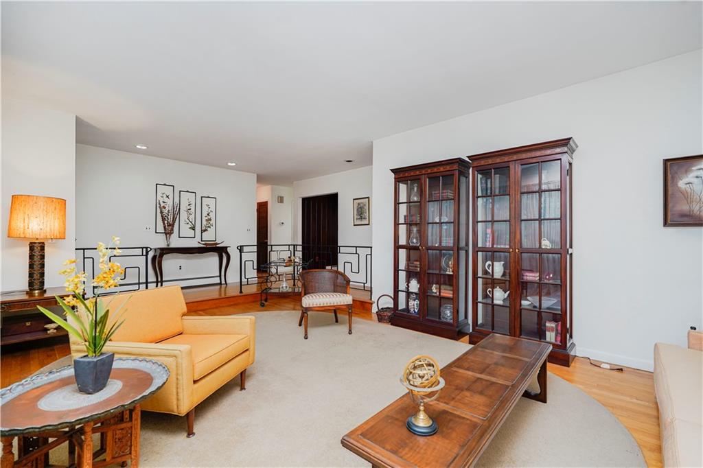 60 Cedar Terrace, Staten  Island, New York, 10304 image 6