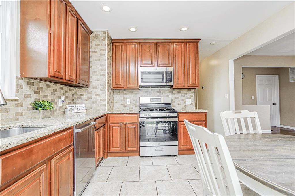 483 Van Duzer Street, Staten  Island, New York, 10301 image 19