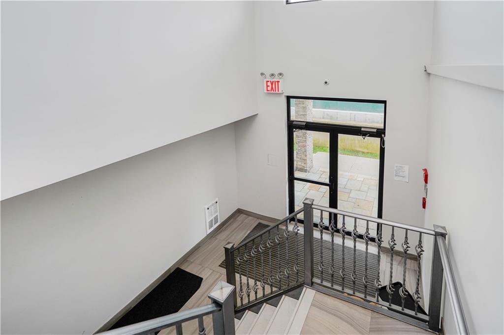 1235 Forest Hill Road 2E Image 3