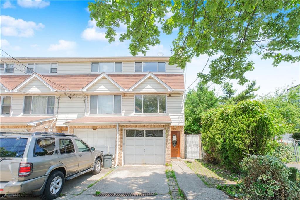 293 Wingham Street Image 1