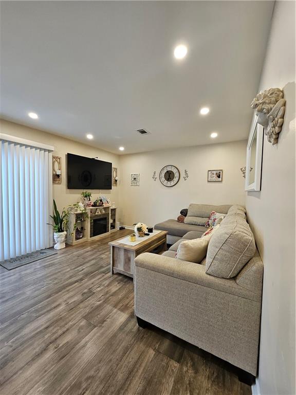 221 Pond Way A, Staten  Island, New York, 10303 image 20