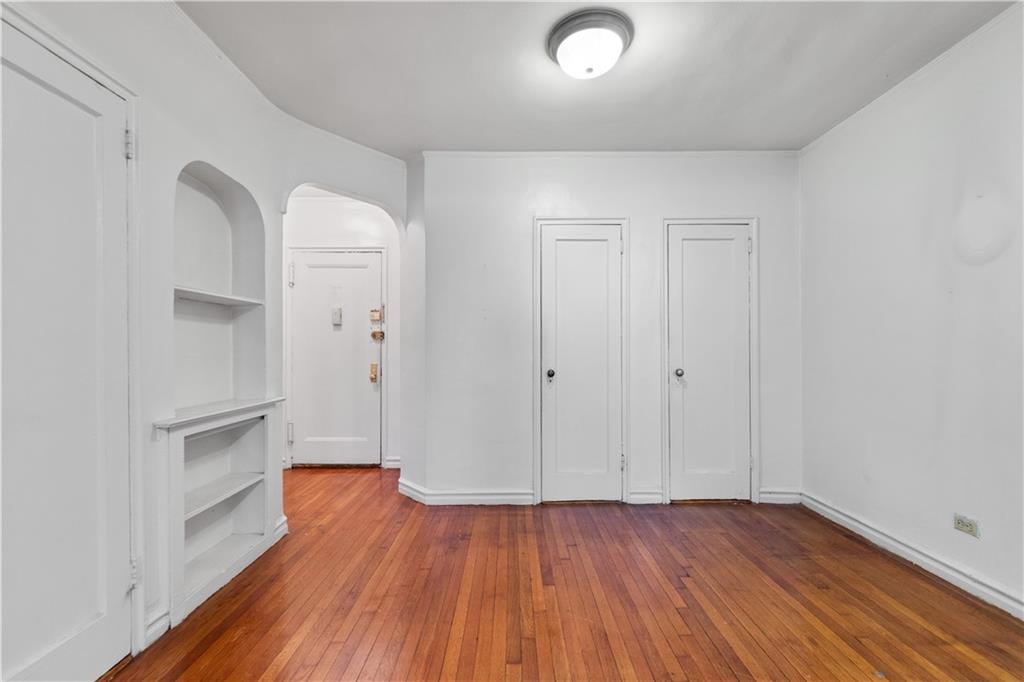 601 East 19th Street 1L Image 2