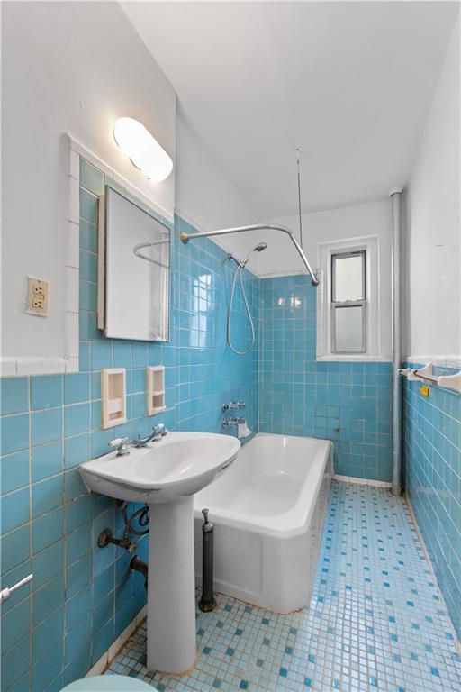 601 East 19th Street 1L Image 4