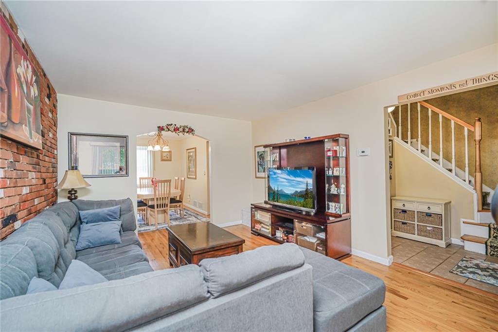 46 Mosely Avenue Image 5