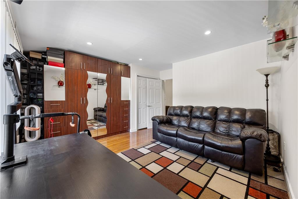 104 Pearsall Street, Staten  Island, New York, 10305 image 17