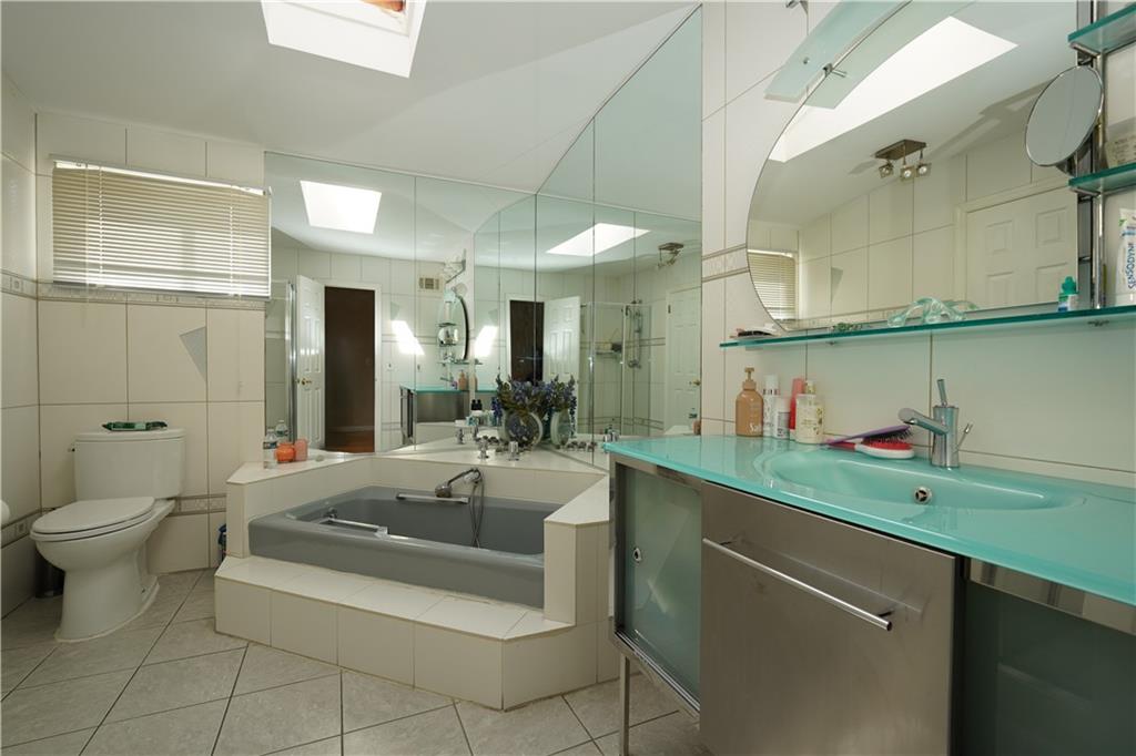 50 Dina Court, Staten  Island, New York, 10306 image 12