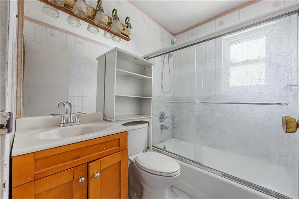 675 Saratoga Avenue, Brooklyn, New York, 11212 image 8